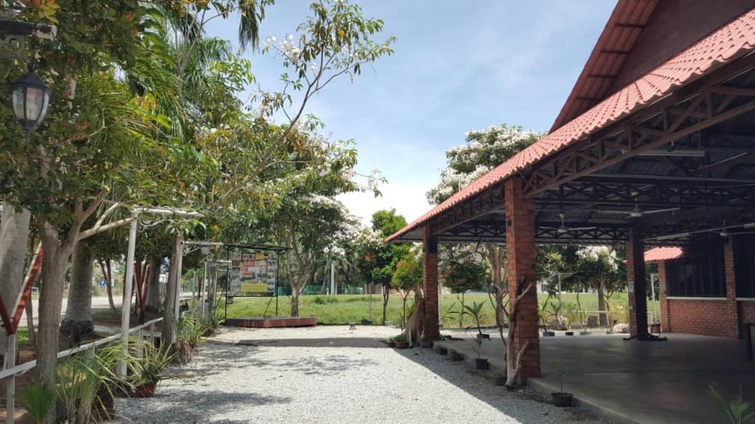 Homestay Umbai Kelana Merlimau Zewnętrze zdjęcie
